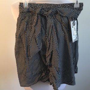 NWT Get Woman’s Polka Dot Skort